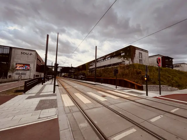 Billede af Campus Odense Letbanestation.