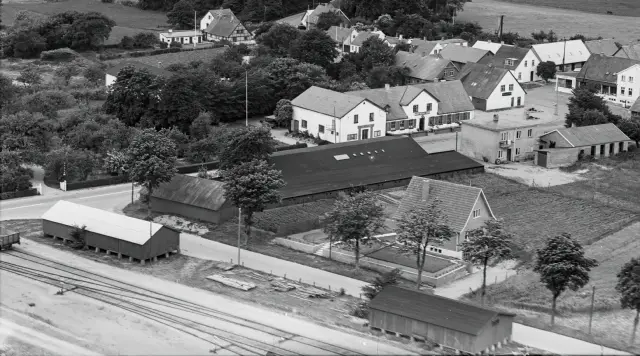 Billede af Ruds Vedby Stations varehus.