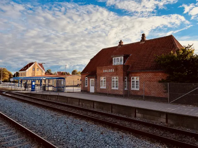 Billede af Ålbæk Station.