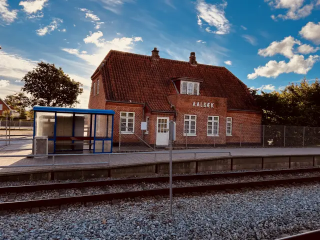 Billede af Ålbæk Station.