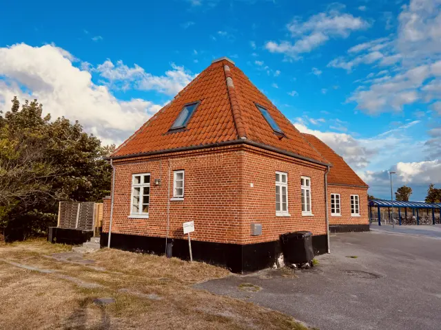 Billede af Ålbæk Station.