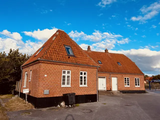 Billede af Ålbæk Station.