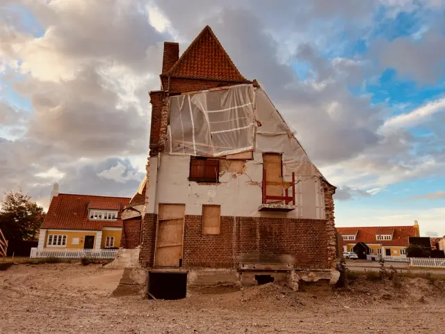 Billede af Skagen Stations gamle remise.