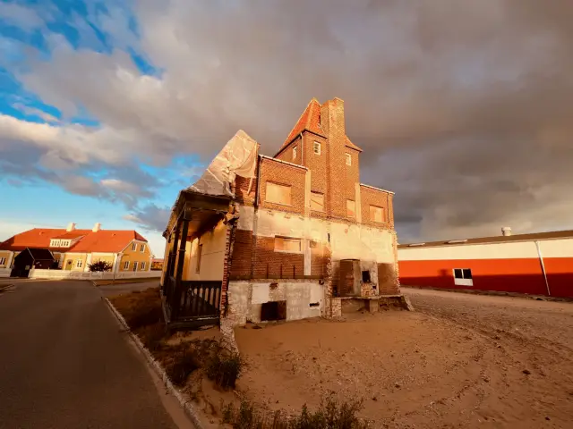 Billede af Skagen Stations gamle remise.