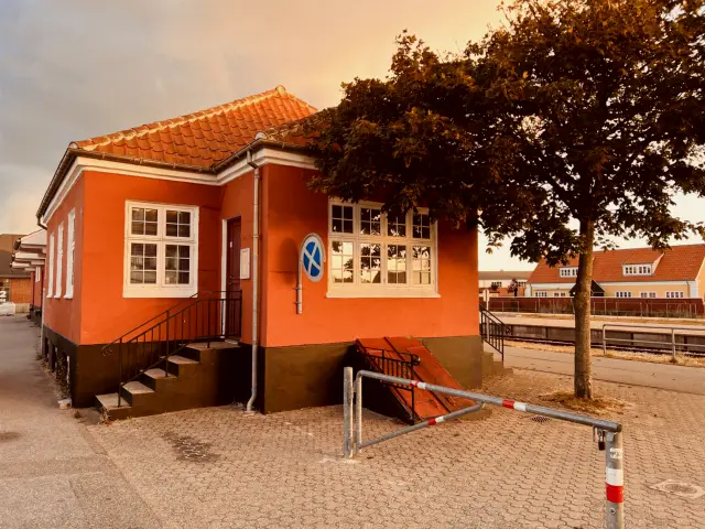 Billede af Skagen Stations varehus.