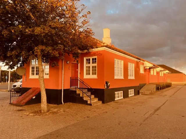Billede af Skagen Stations varehus.