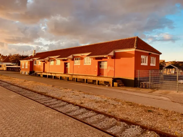 Billede af Skagen Stations varehus.
