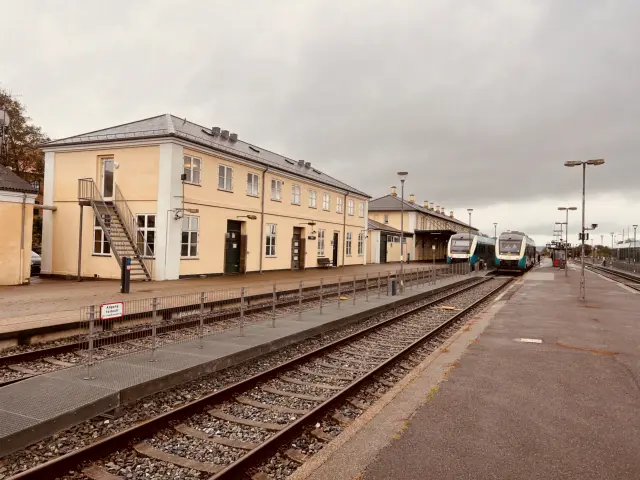 Billede af Struer Stations ilgods og postkontor.