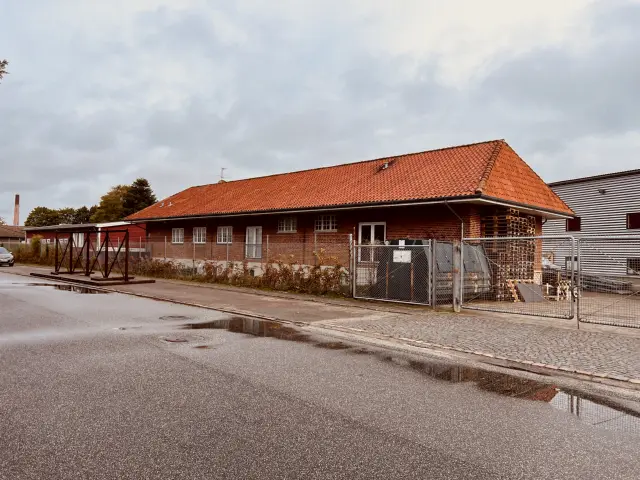 Billede af Holstebro Sydbanegårds varehus.