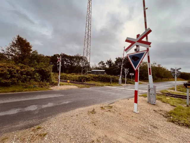 Billede af Naur Billetsalgssted - Trinbræt er nedrevet, men Naur Billetsalgssted har ligget her.