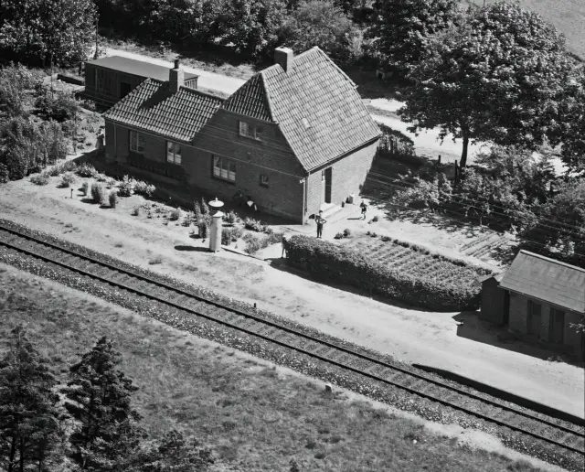 Billede af Stationsforstanderboligen ved Hvide-Mose Billetsalgssted med Sidespor.