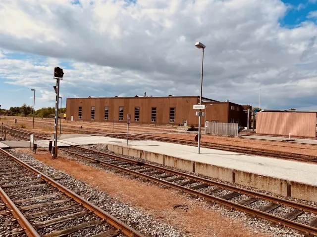 Billede af Nakskov Stations remise og værksted.