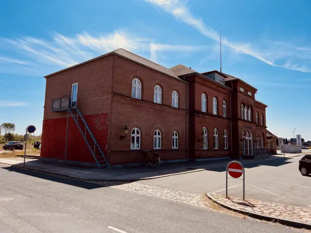 Billede af Posthuset ved Nyborg Station.
