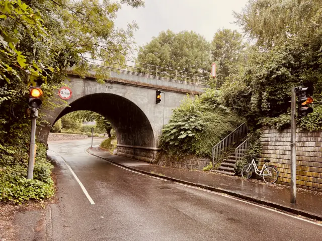 Billede af viadukten under Stenhus Station.