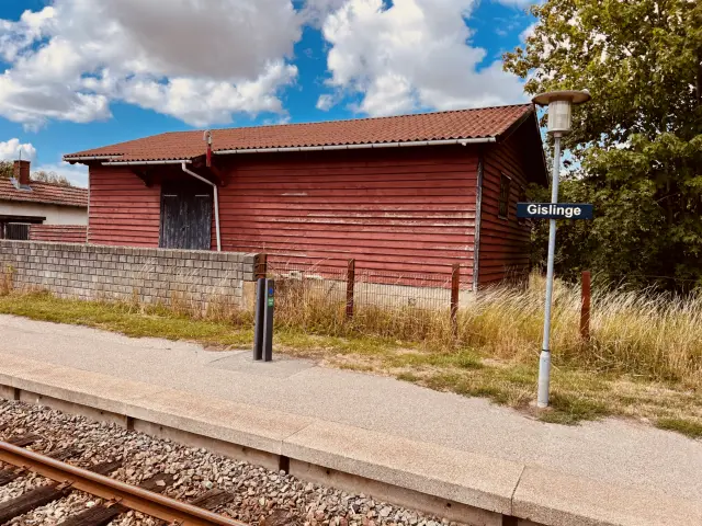 Billede af Gislinge Stations varehus.
