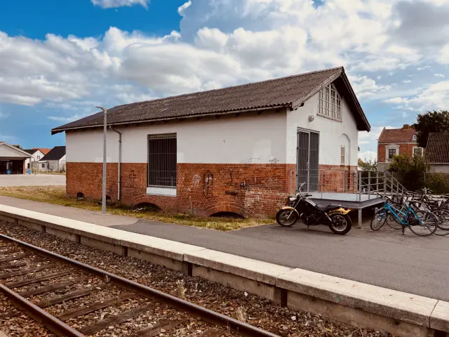 Billede af Svinninge Stations varehus.