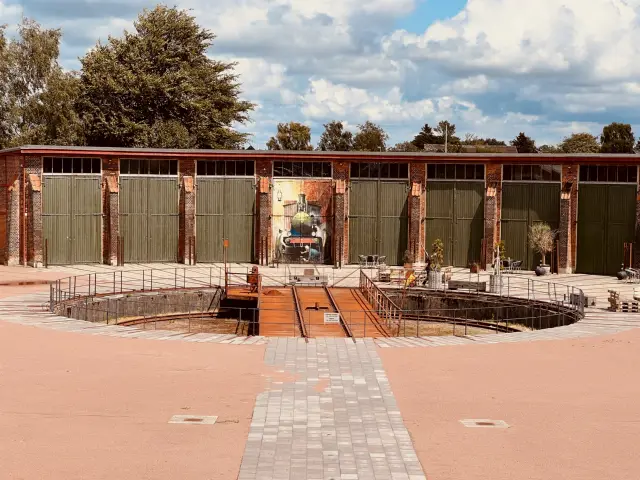 Billede af Brande Stations remise.
