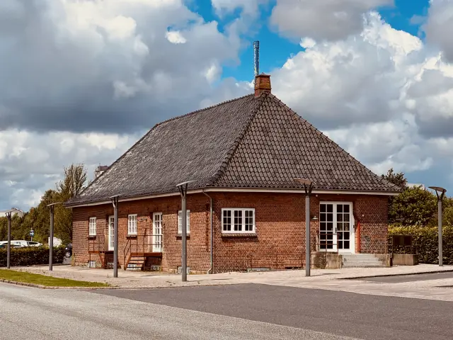 Billede af Brande Stations varehus.