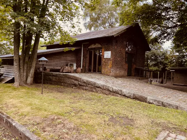 Billede af Forsinge Stations varehus.