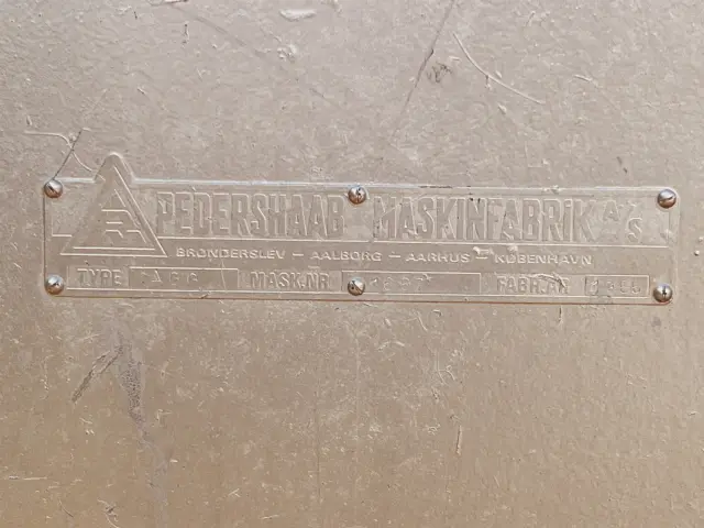 Billede af Pedershaab nødgenerator ved Mørkøv Station.