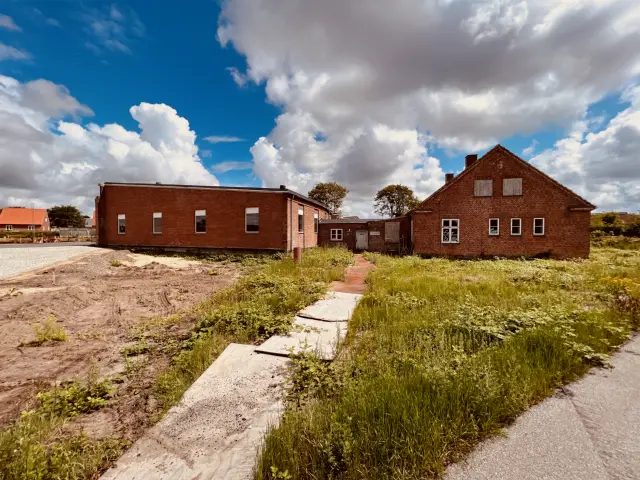 Billede af Skjern Stations remise.