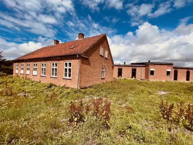 Billede af Skjern Stations remise.