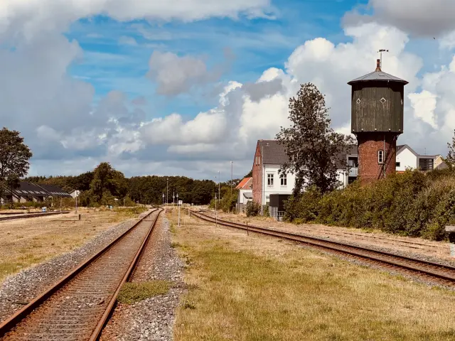 Billede af Skjern Stations vandtårn.