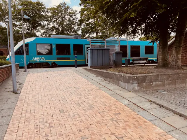 Billede af ARRIVA AR 1001 fotograferet ud for Kibæk Station.