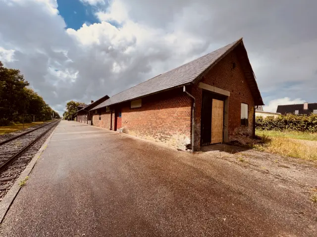 Billede af Troldhede Stations varehus.