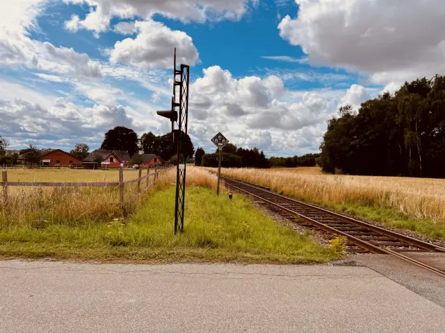 Billede af Udstrup Trinbræt - Trinbræt er nedrevet, men Udstrup Trinbræt har ligget her.