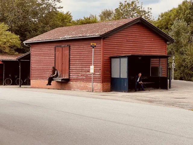 Billede af Store Merløse Stations varehus.