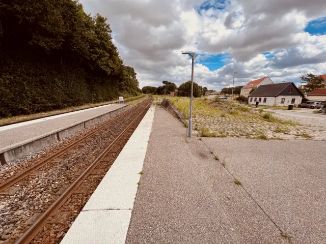 Billede af Store Merløse Stations læsserampe.