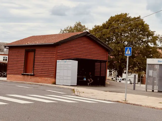 Billede af Stenlille Stations varehus.
