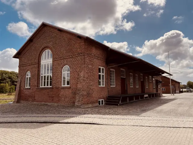 Billede af Ringkøbing Stations varehus.