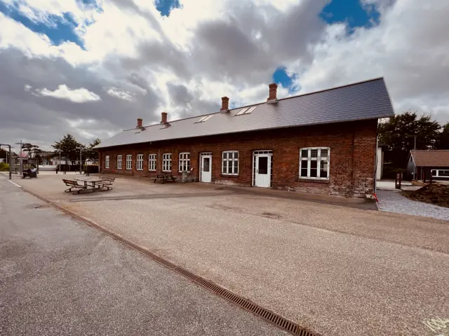 Billede af Tarm Station.