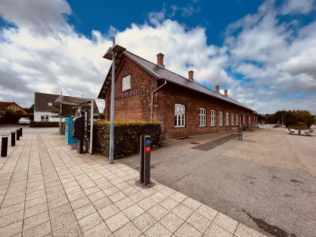 Billede af Tarm Station.