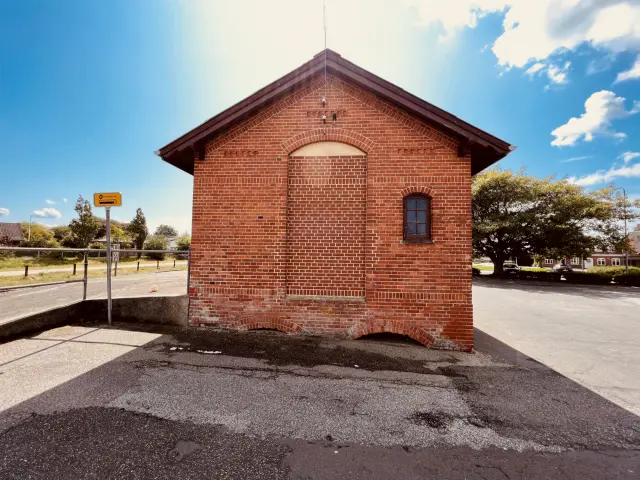 Billede af Oksbøl Stations varehus.