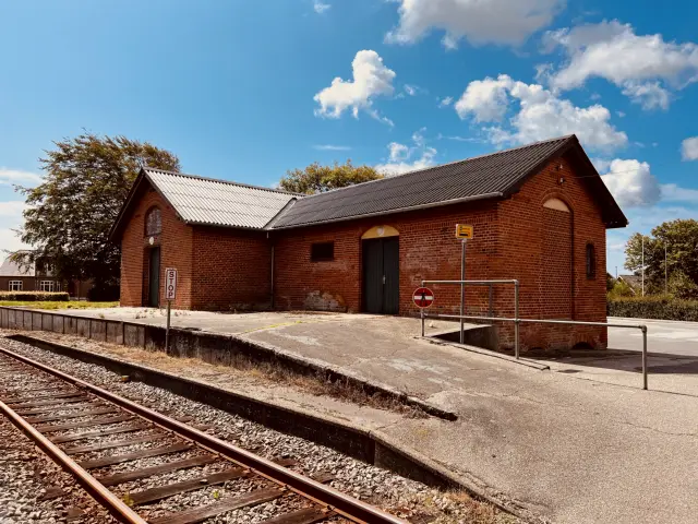 Billede af Oksbøl Stations varehus.
