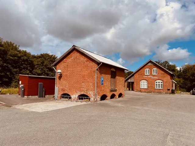 Billede af Lunde J Stations varehus.