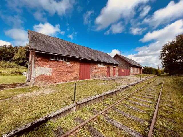 Billede af Nårup Stations varehus.