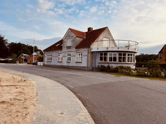 Billede af Tange Hotel ved Tange Billetsalgssted.