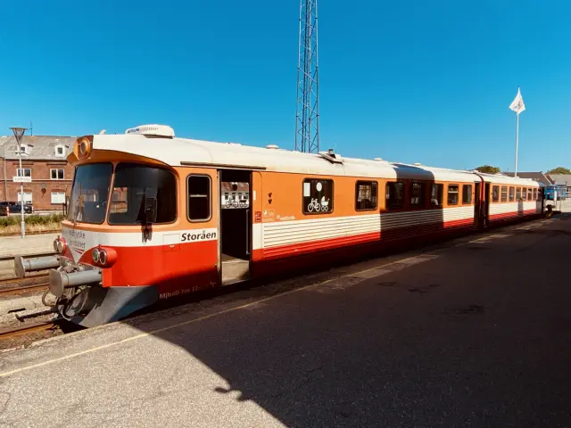 Billede af VLTJ YM 12 ud for Lemvig Station.