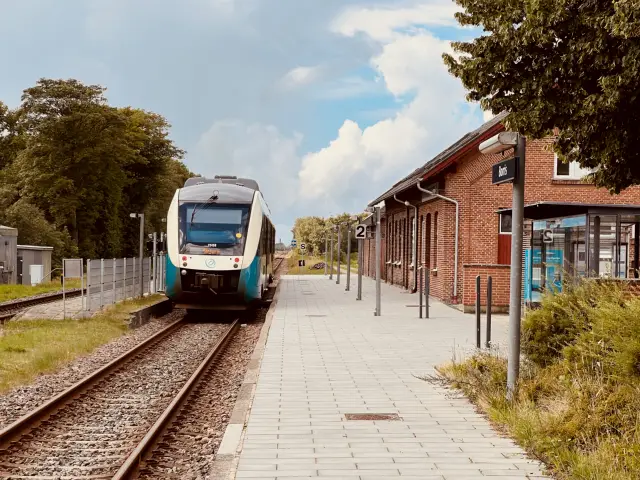 Billede af ARRIVA AR 2045 fotograferet ud for Borris Station.