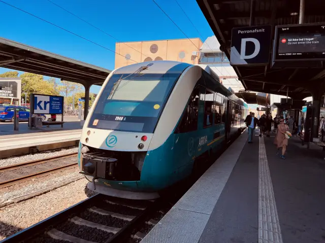 Billede af ARRIVA AR 2049 fotograferet ud for Odense Banegård Center.