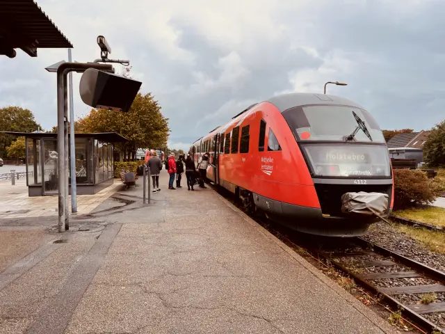 Billede af MjbaD MQ 4112-4912, tidligere DSB MQ 4112-4912 fotograferet ud for Vemb Station.
