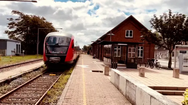 Billede af MjbaD MQ 4114-4914, tidligere DSB MQ 4114-4914 fotograferet ud for Lem Station.
