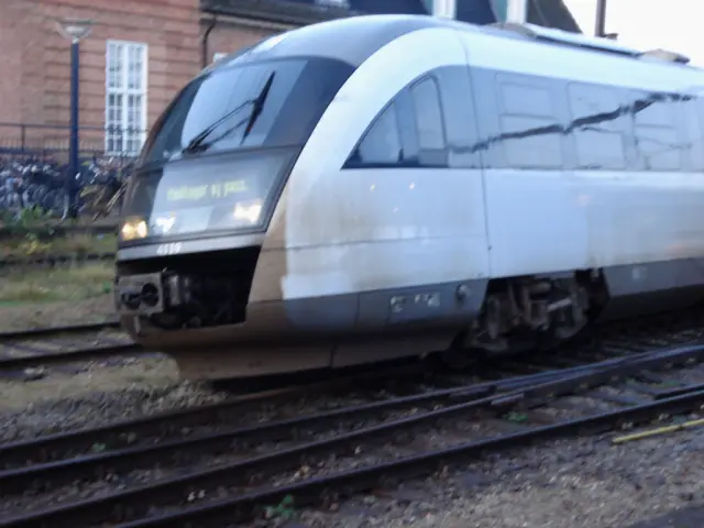 Billede af DSB MQ 4119-4919, som er  afsporet ved Odense Banegård Center.