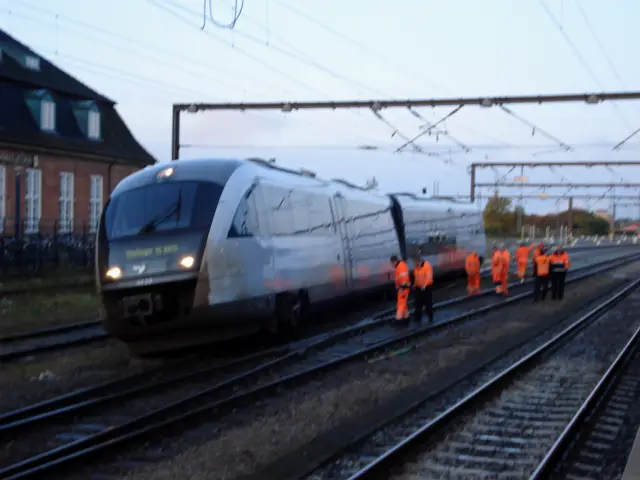 Billede af DSB MQ 4119-4919, som er  afsporet ved Odense Banegård Center.
