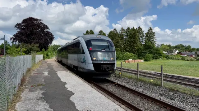 Billede af ARRIVA AR 3072, tidligere DSB MQ 4122-4922 fotograferet ud for Stenstrup Station.