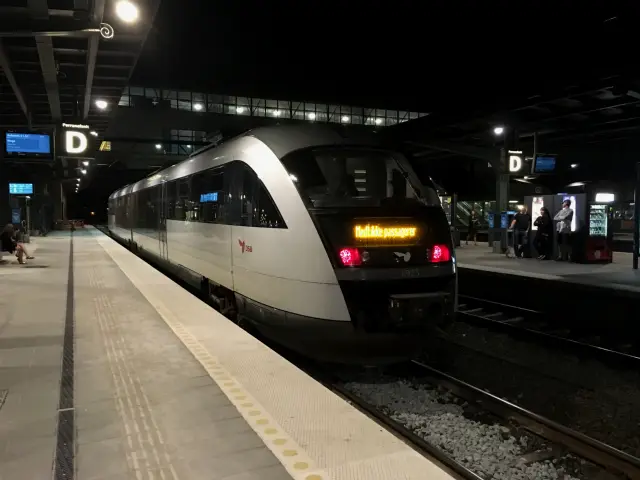 Billede af DSB MQ 4123-4923 fotograferet ud for Odense Banegård Center.